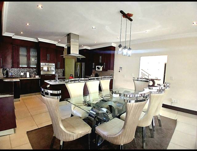 4 BEDROOM GOLF ESTATE FOR SALE IN BLUE VALLEY GOLF ESTATE
